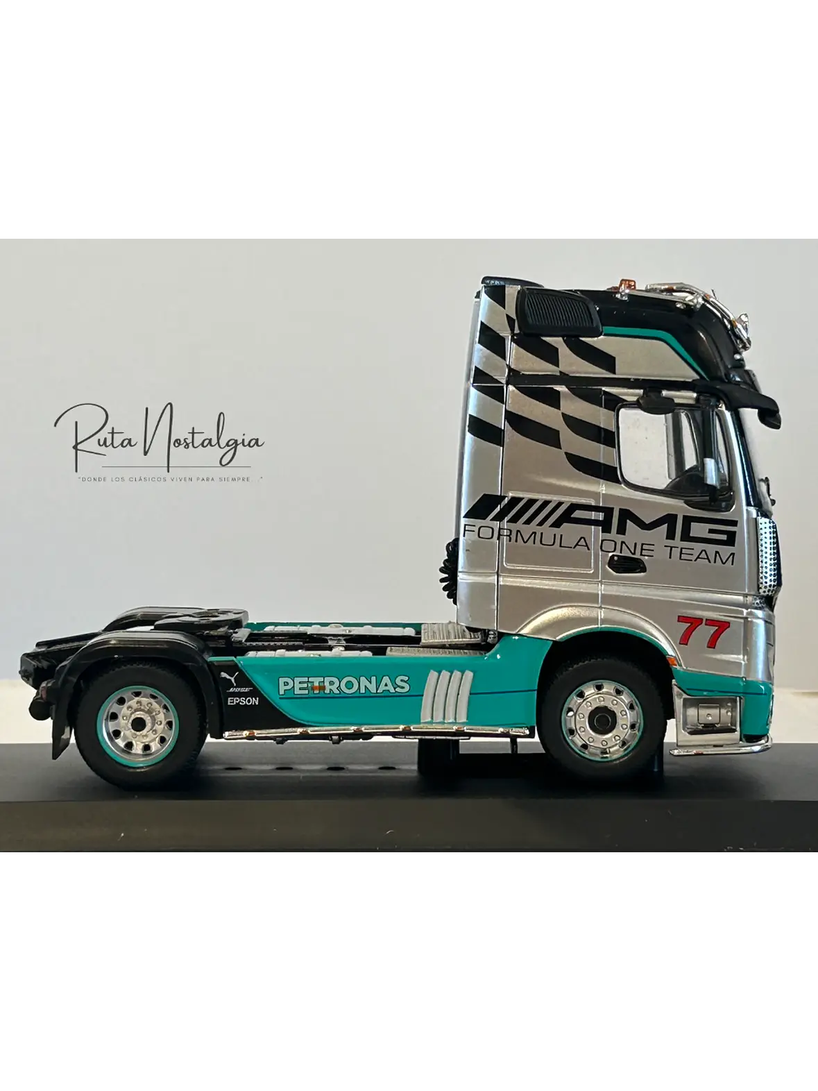 Camión Mercedes-Benz Actros MP4 2012 AMG Petronas F1 Team 1:43 Hachette – Colección tuning 8