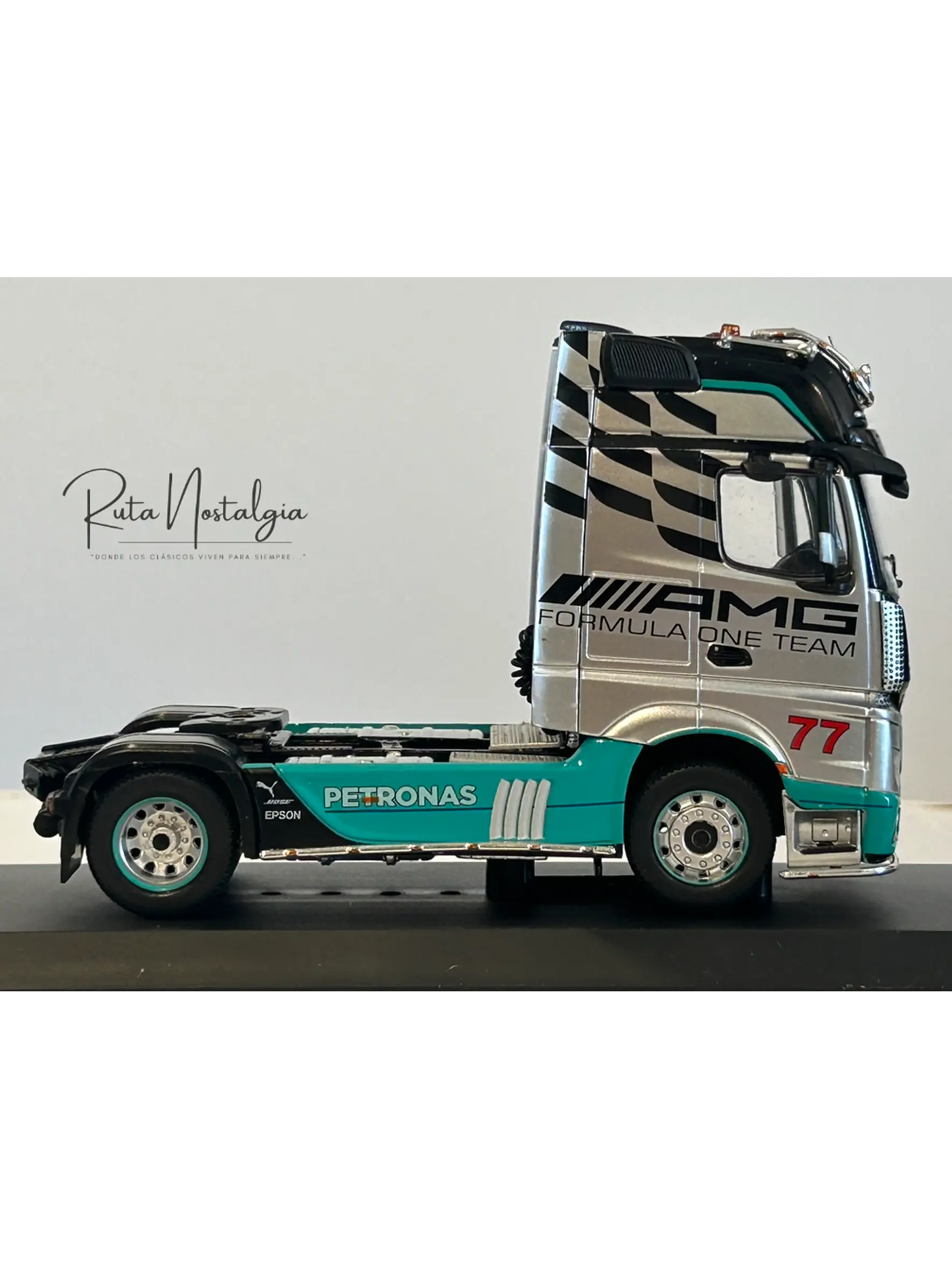 Camión Mercedes-Benz Actros MP4 2012 AMG Petronas F1 Team 1:43 Hachette – Colección tuning 8