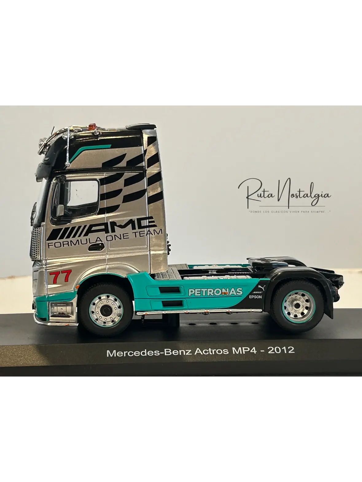 Camión Mercedes-Benz Actros MP4 2012 AMG Petronas F1 Team 1:43 Hachette – Colección tuning 4