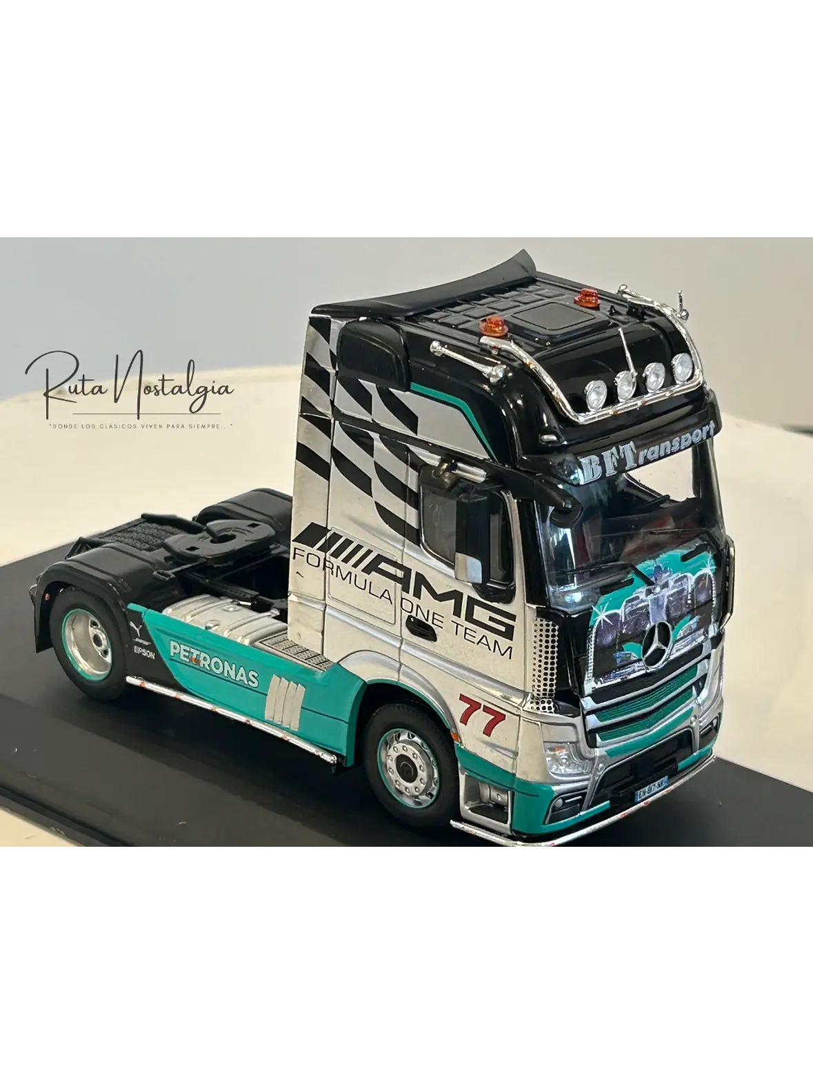 Camión Mercedes-Benz Actros MP4 2012 AMG Petronas F1 Team 1:43 Hachette – Colección tuning 9