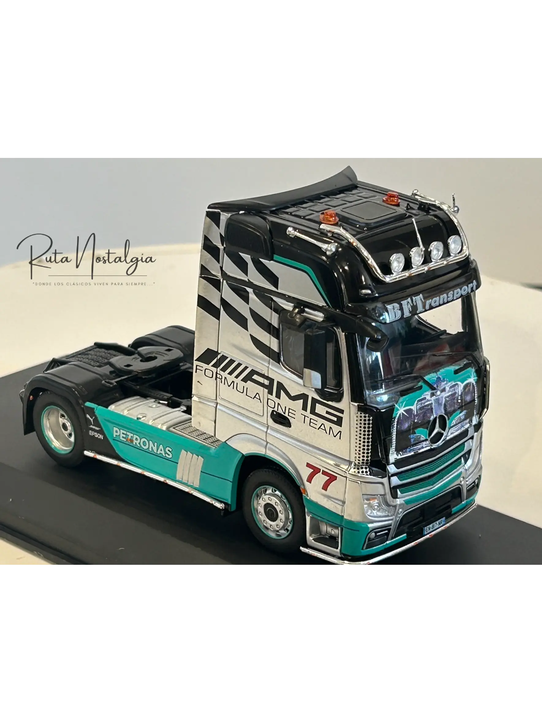 Camión Mercedes-Benz Actros MP4 2012 AMG Petronas F1 Team 1:43 Hachette – Colección tuning 9