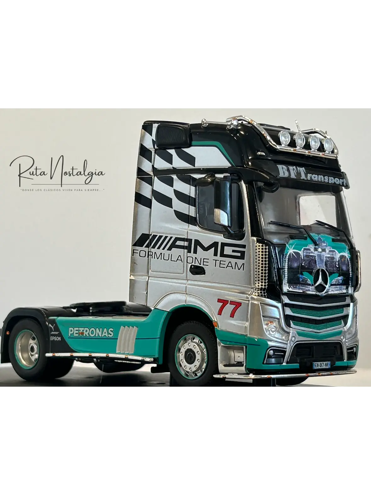 Camión Mercedes-Benz Actros MP4 2012 AMG Petronas F1 Team 1:43 Hachette – Colección tuning 1