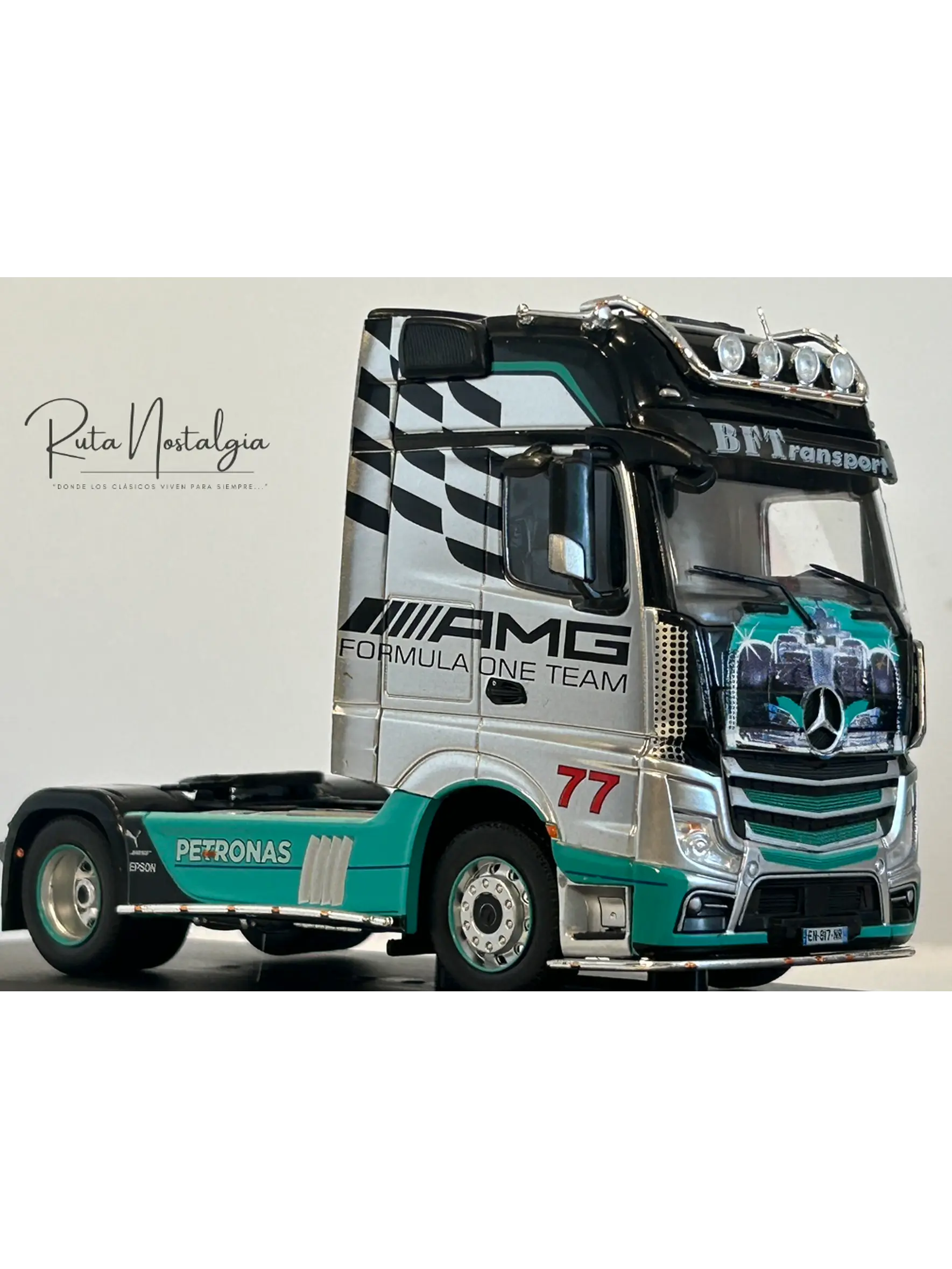 Camión Mercedes-Benz Actros MP4 2012 AMG Petronas F1 Team 1:43 Hachette – Colección tuning 1