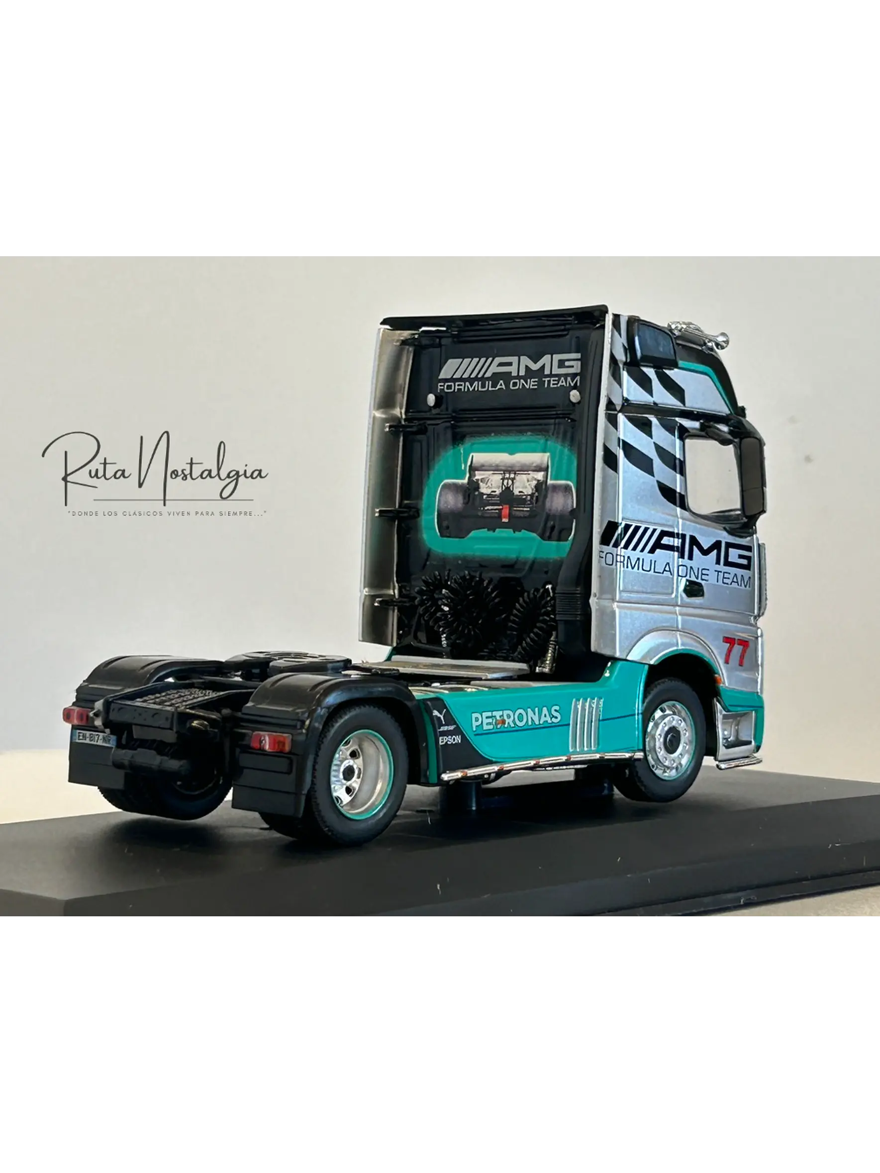 Camión Mercedes-Benz Actros MP4 2012 AMG Petronas F1 Team 1:43 Hachette – Colección tuning 7