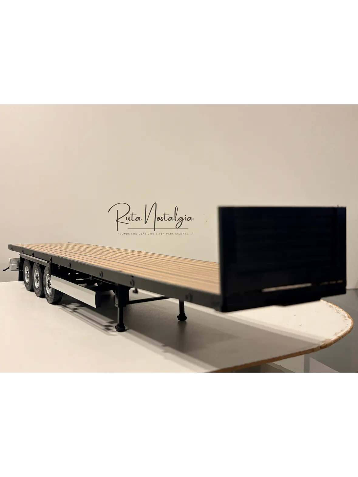 Rampla Plataforma Plana Solido 1:24 | Semirremolque Flatbed de Colección para Camiones en Chile 1