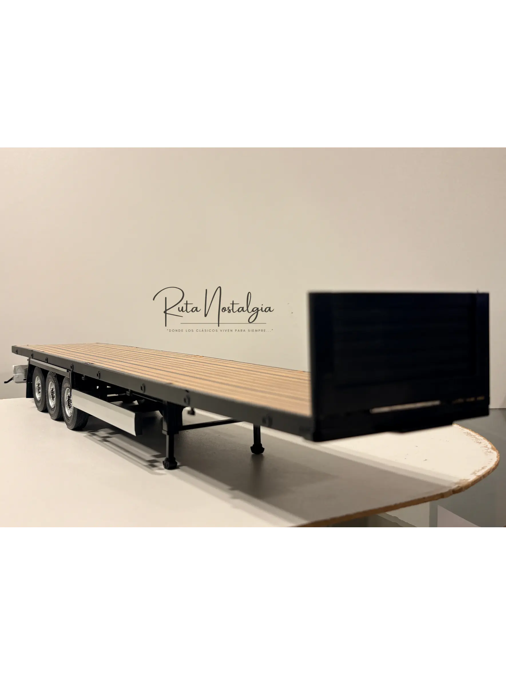 Rampla Plataforma Plana Solido 1:24 | Semirremolque Flatbed de Colección para Camiones en Chile 1