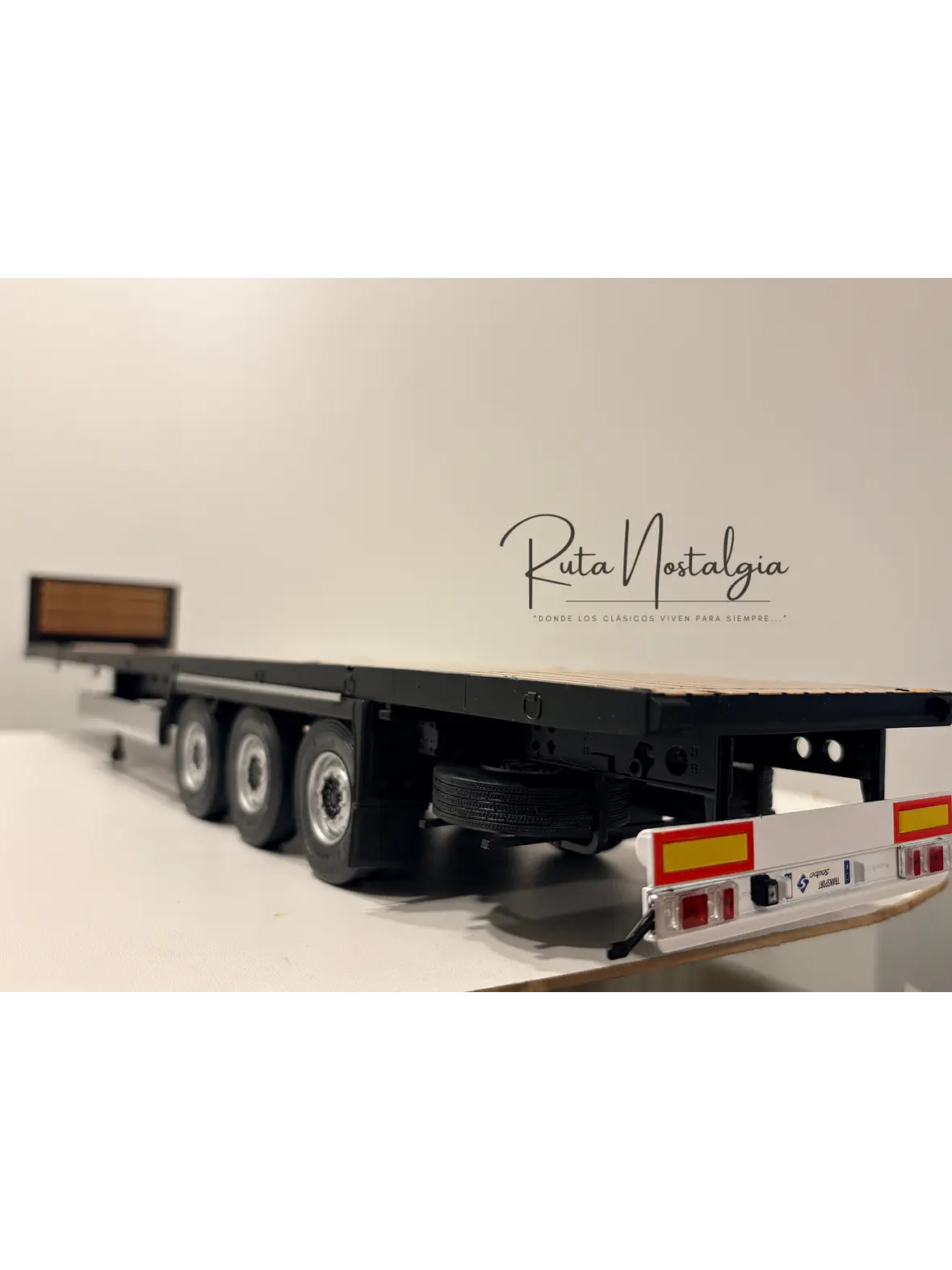 Rampla Plataforma Plana Solido 1:24 | Semirremolque Flatbed de Colección para Camiones en Chile 2