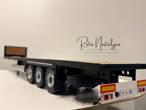 Camión Rampla Plataforma Plana (Flatbed) | Sólido 1:24
