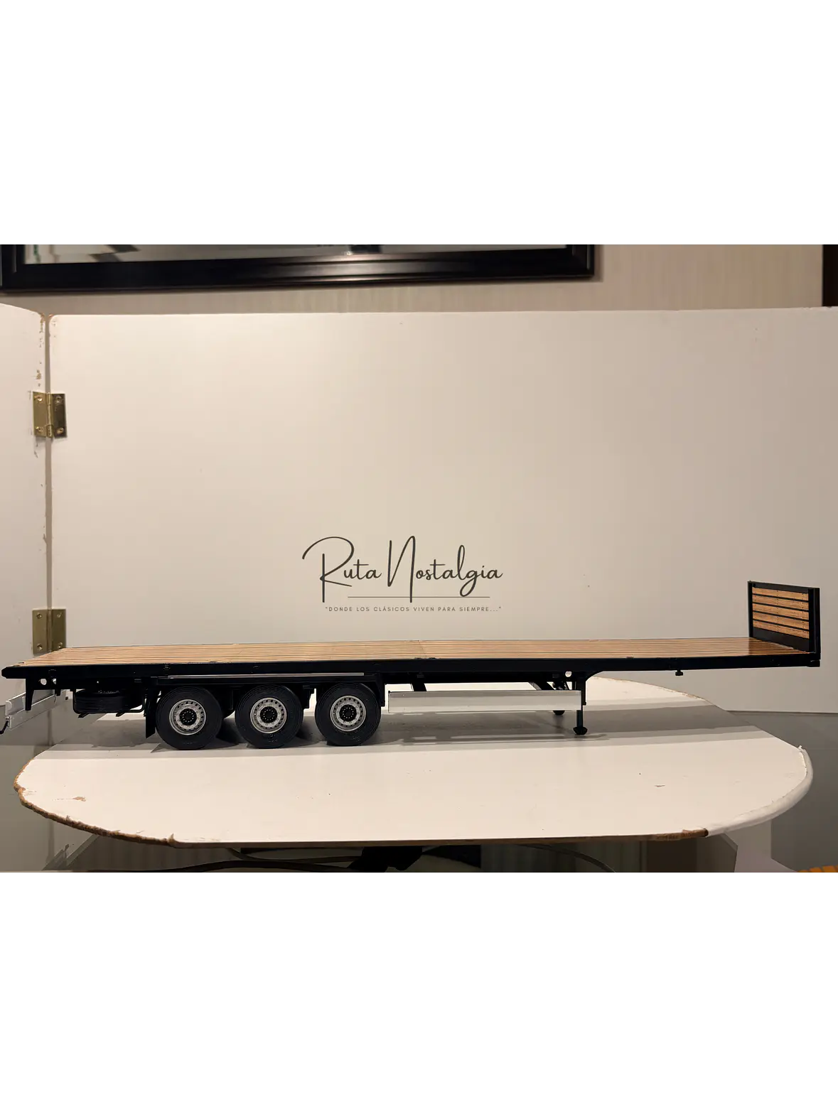 Rampla Plataforma Plana Solido 1:24 | Semirremolque Flatbed de Colección para Camiones en Chile 4