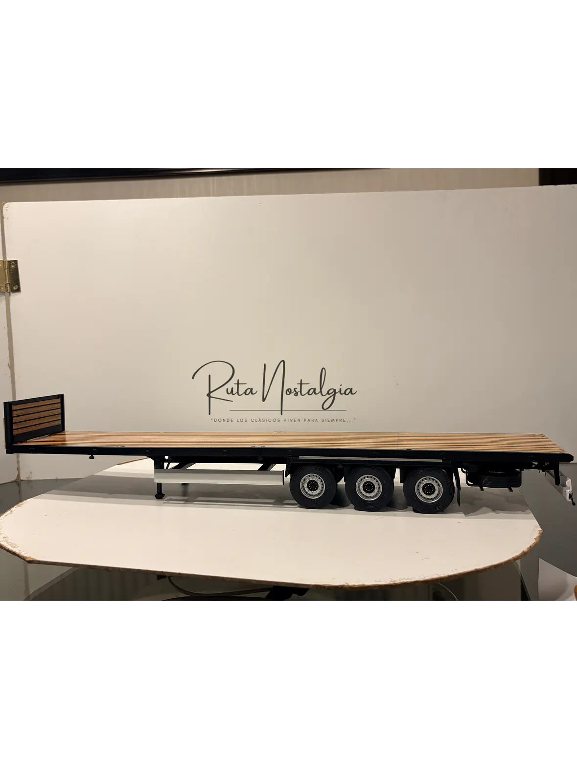 Rampla Plataforma Plana Solido 1:24 | Semirremolque Flatbed de Colección para Camiones en Chile 5