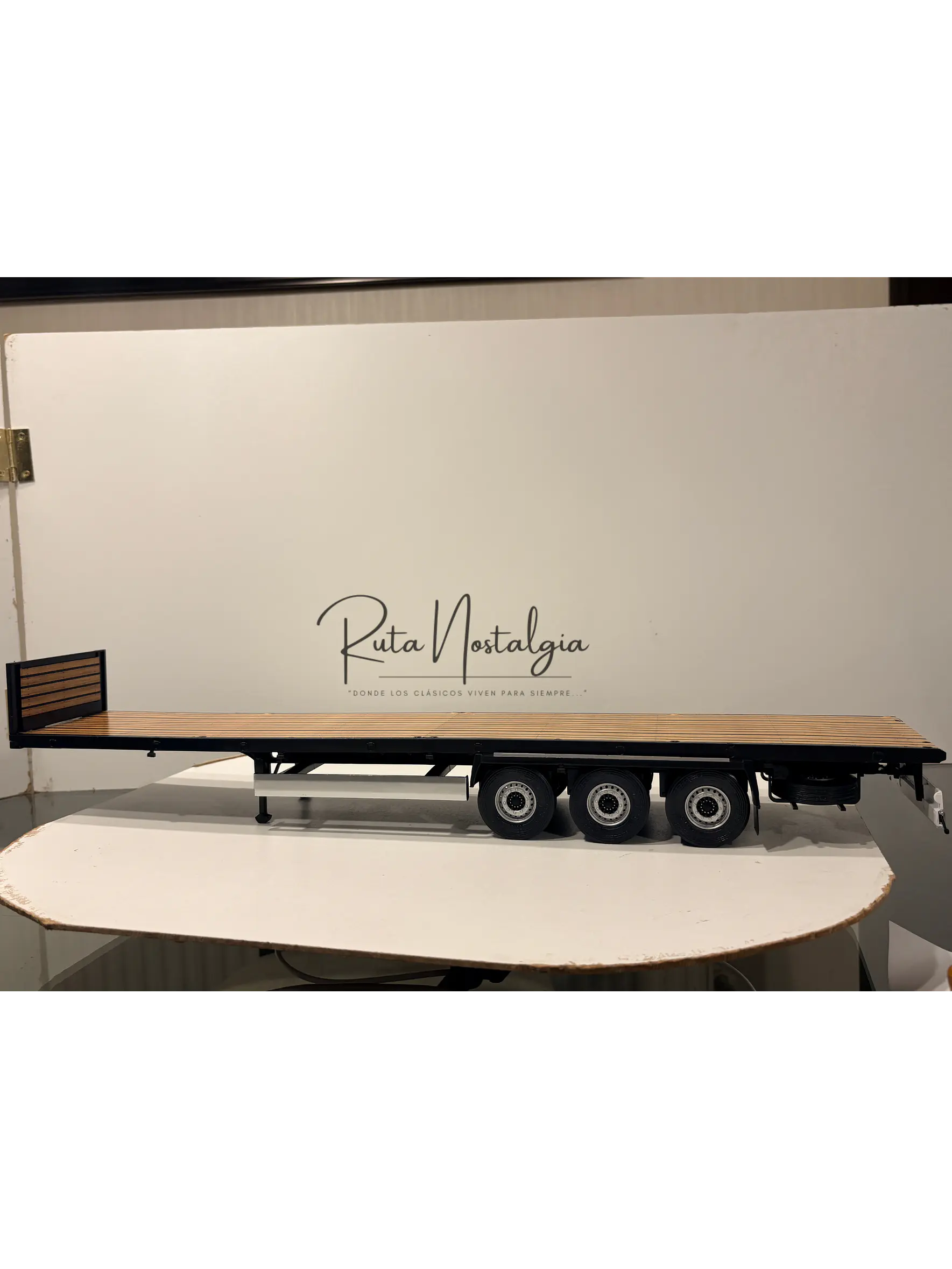 Rampla Plataforma Plana Solido 1:24 | Semirremolque Flatbed de Colección para Camiones en Chile 5