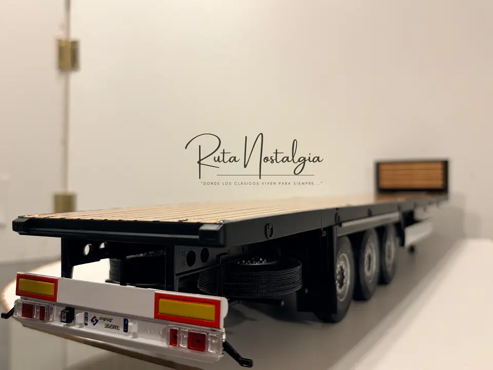 Camión Rampla Plataforma Plana (Flatbed) | Sólido 1:24 3