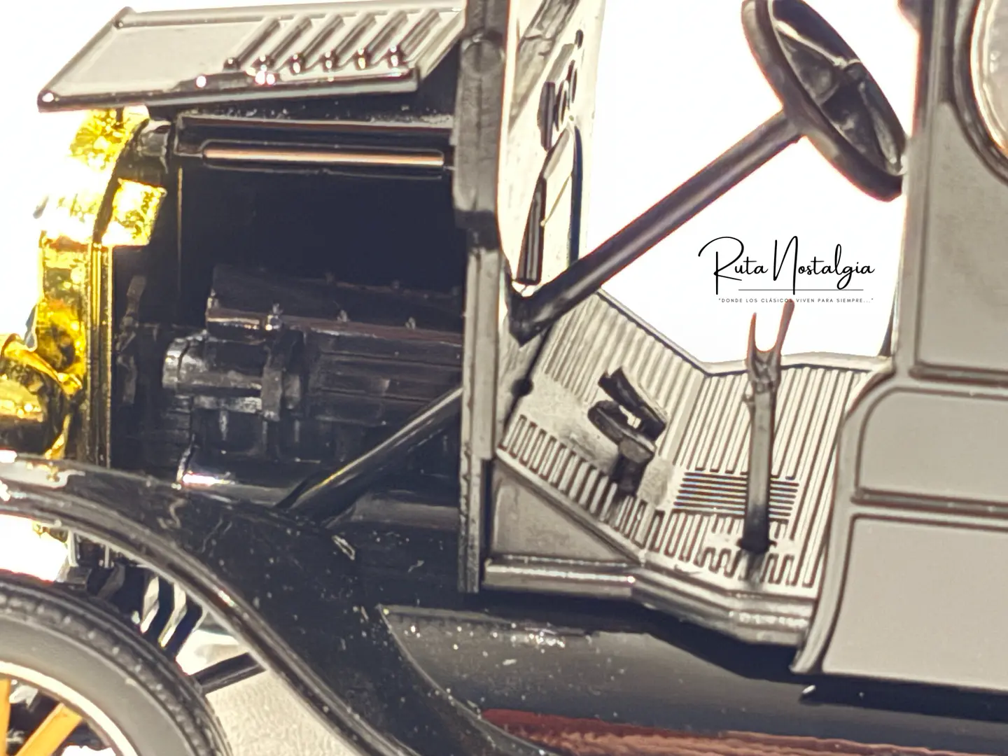 Auto Ford Model T Paddy Wagon (1925) | Motormax 1:24 3