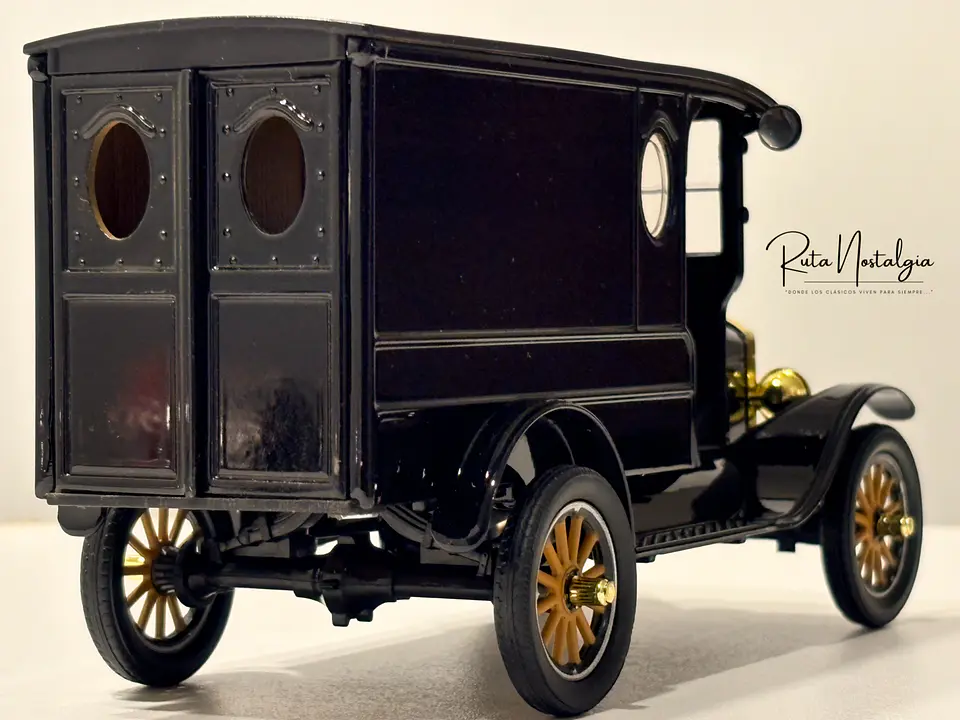 Auto Ford Model T Paddy Wagon (1925) | Motormax 1:24 8