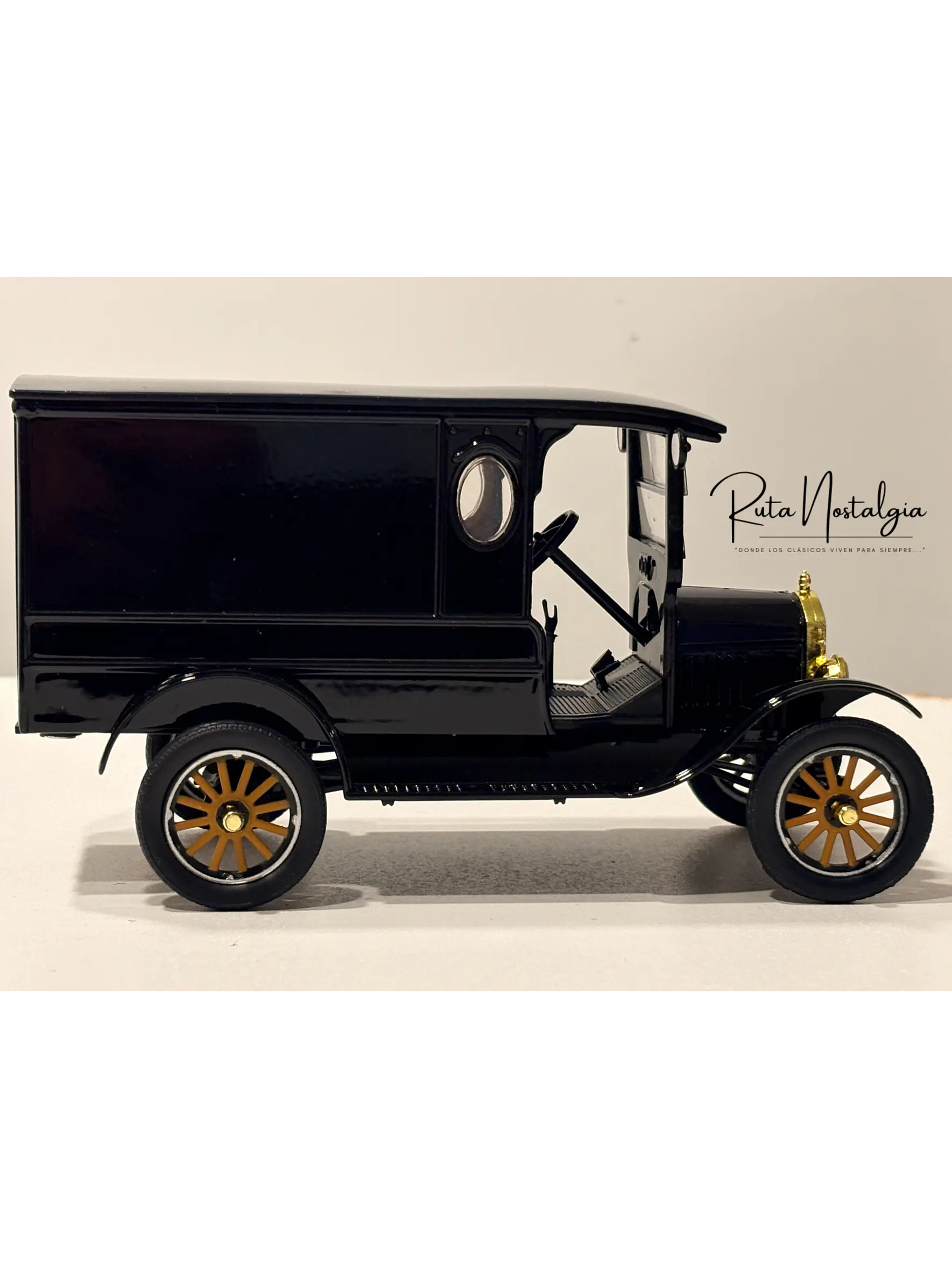 Ford Model T Paddy Wagon 1925 |  Motormax Platinum Collection 1:24 | Furgón Clásico Americano de Colección en Chile 9