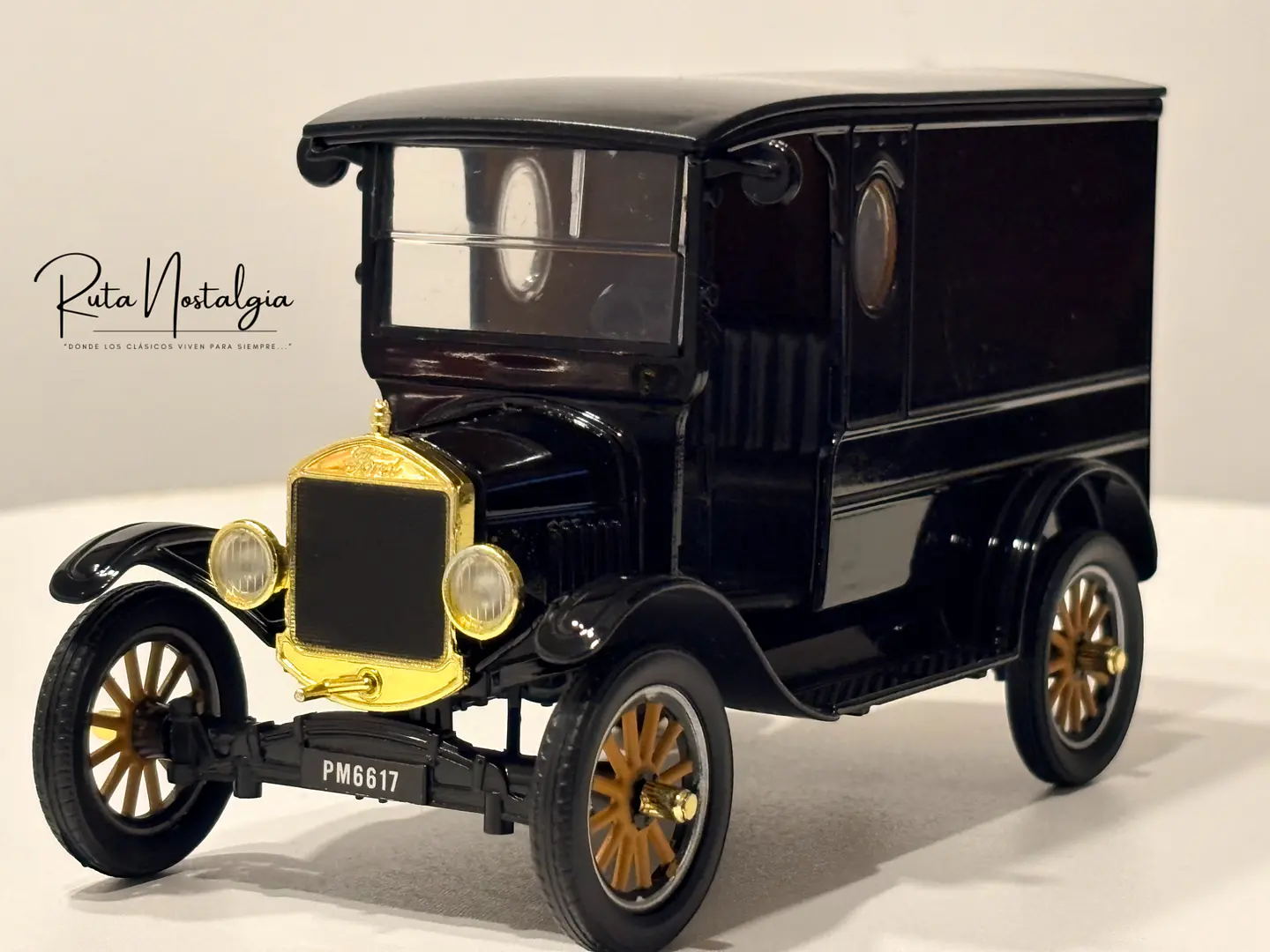 Auto Ford Model T Paddy Wagon (1925) | Motormax 1:24 4