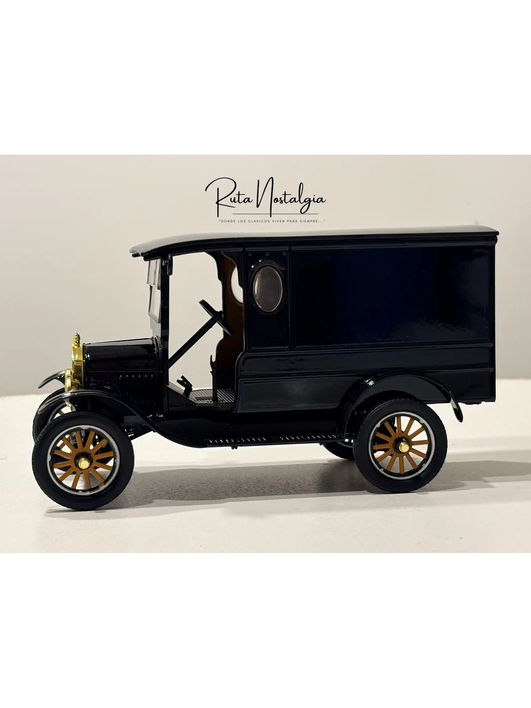 Ford Model T Paddy Wagon 1925 |  Motormax Platinum Collection 1:24 | Furgón Clásico Americano de Colección en Chile 5