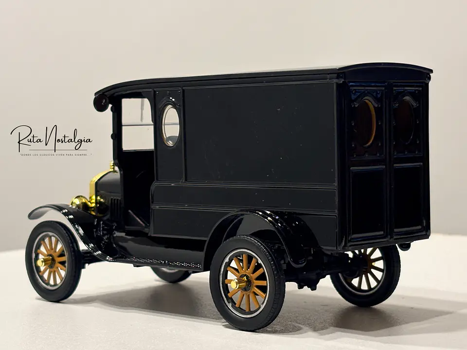 Auto Ford Model T Paddy Wagon (1925) | Motormax 1:24 6