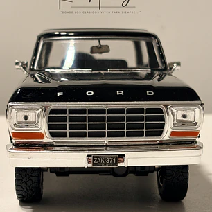 Ford Bronco Ranger XLT 1978 Motormax 1:24 Negro/Rojo | 4x4 Clásico Americano de Colección en Chile