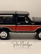 Ford Bronco Ranger XLT 1978 Motormax 1:24 Negro/Rojo | 4x4 Clásico Americano de Colección en Chile - thumbnail 4