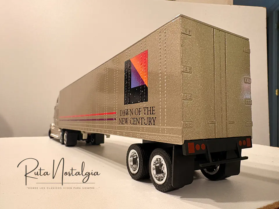 Camión Freightliner Century Class S/T con Semirremolque NZG 4