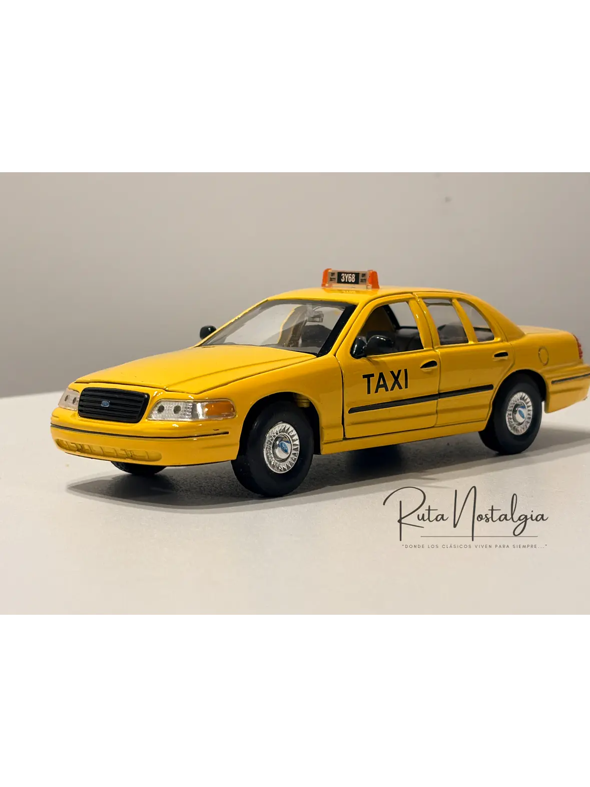 Ford Crown Victoria New York Taxi 1999 Welly 1:24 | Taxi Clásico Americano de Colección en Chile 1