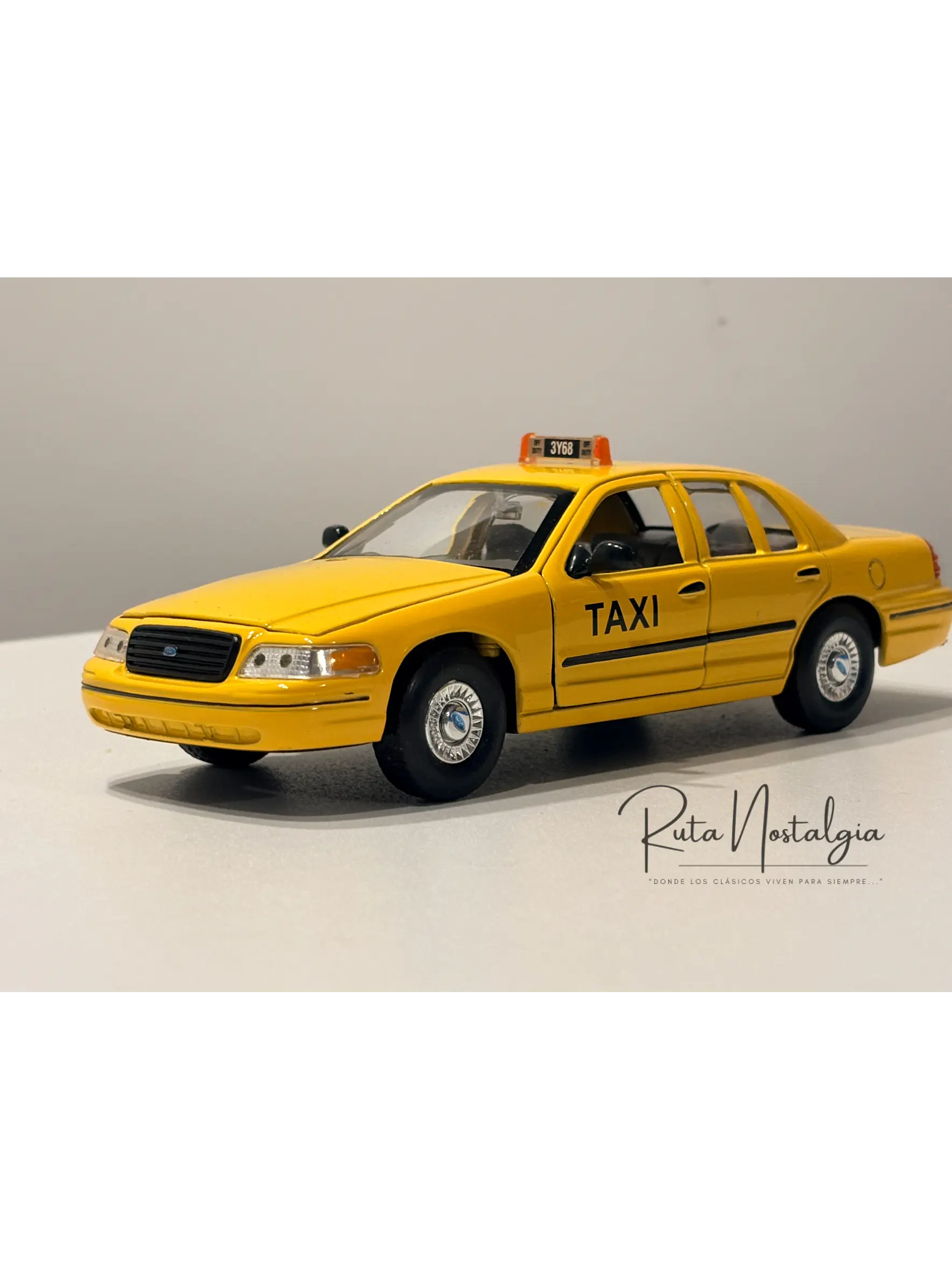 Ford Crown Victoria New York Taxi 1999 Welly 1:24 | Taxi Clásico Americano de Colección en Chile 1