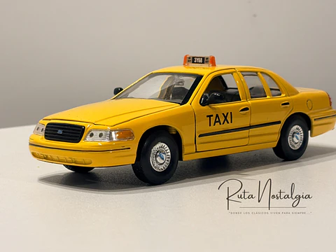 Ford Crown Victoria New York Taxi 1999 Welly 1:24 | Taxi Clásico Americano de Colección en Chile