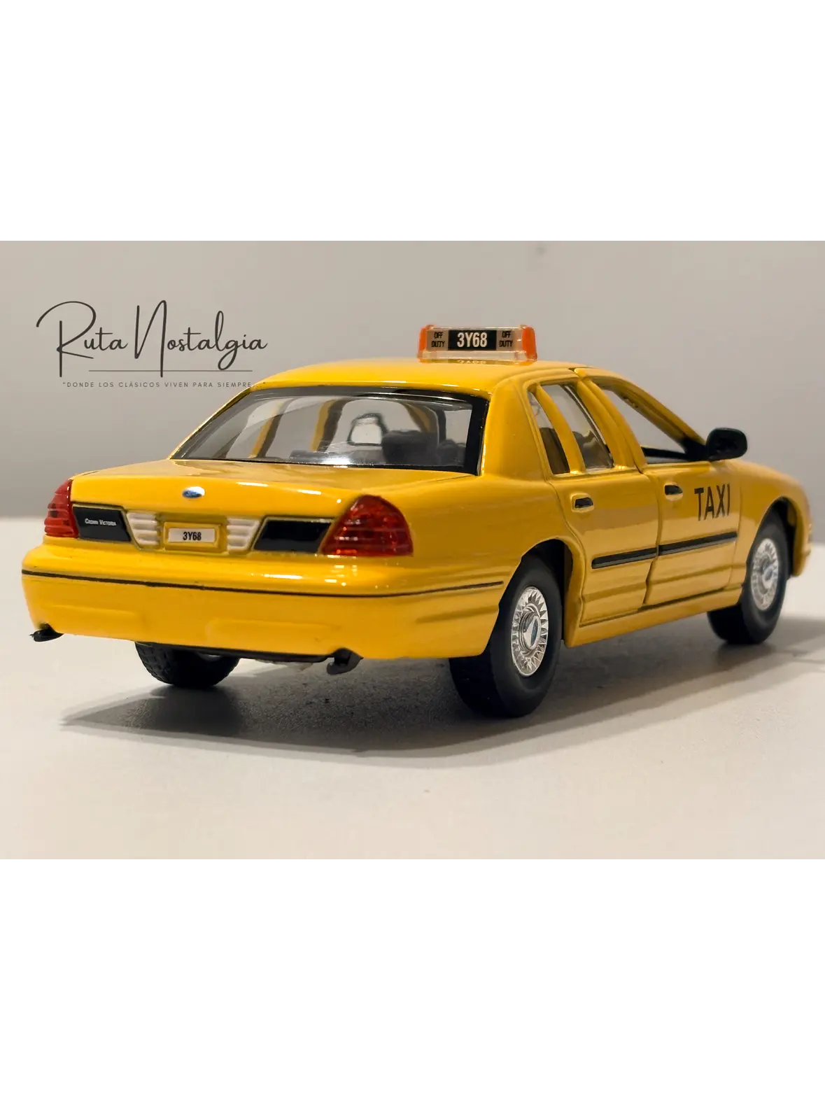 Ford Crown Victoria New York Taxi 1999 Welly 1:24 | Taxi Clásico Americano de Colección en Chile 6