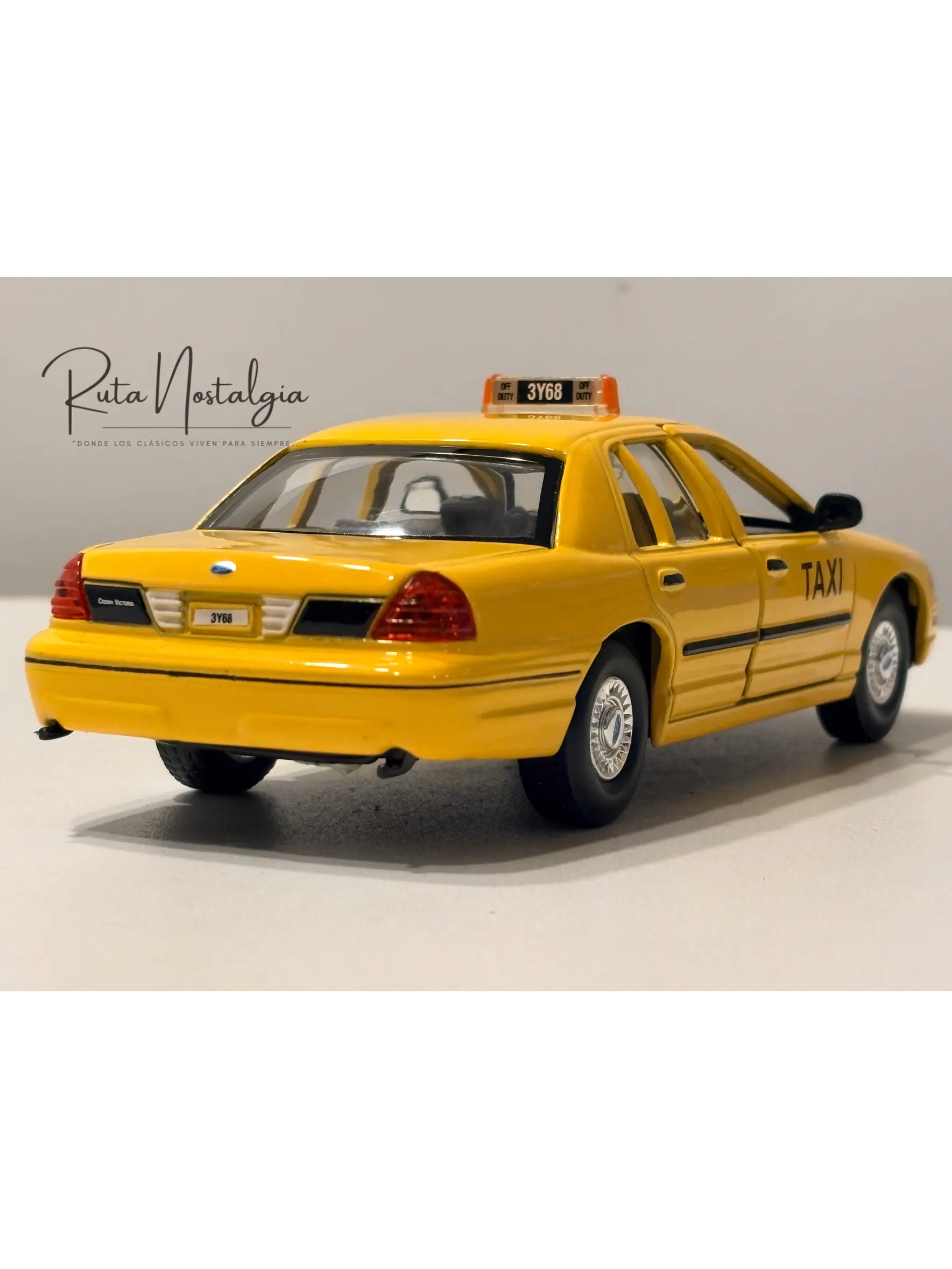 Ford Crown Victoria New York Taxi 1999 Welly 1:24 | Taxi Clásico Americano de Colección en Chile 6