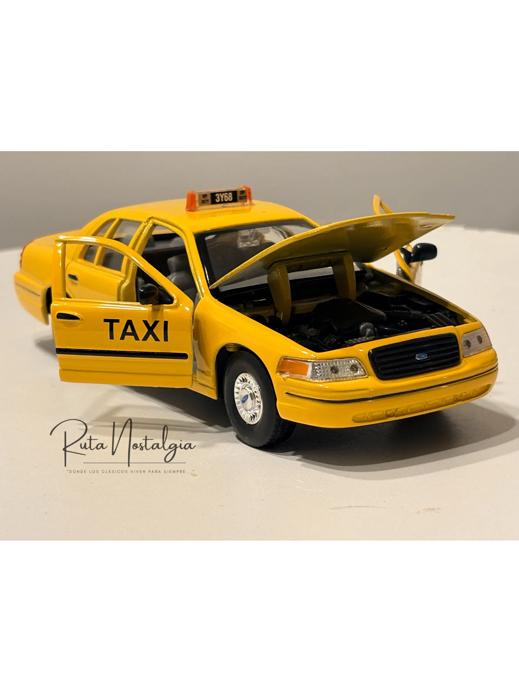 Ford Crown Victoria New York Taxi 1999 Welly 1:24 | Taxi Clásico Americano de Colección en Chile 3