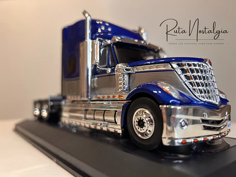 International LoneStar 2010  – IXO Models 1:43 – Diseño Americano Premium