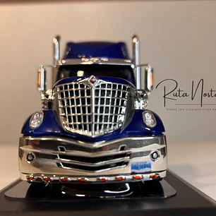 International LoneStar 2010  – IXO Models 1:43 – Diseño Americano Premium