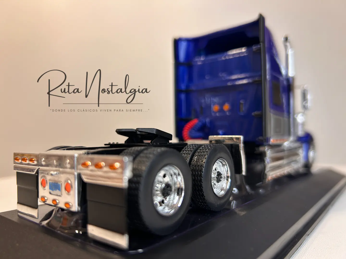 International Lonestar (2010) | IXO Models - Camión a escala 1:43 7