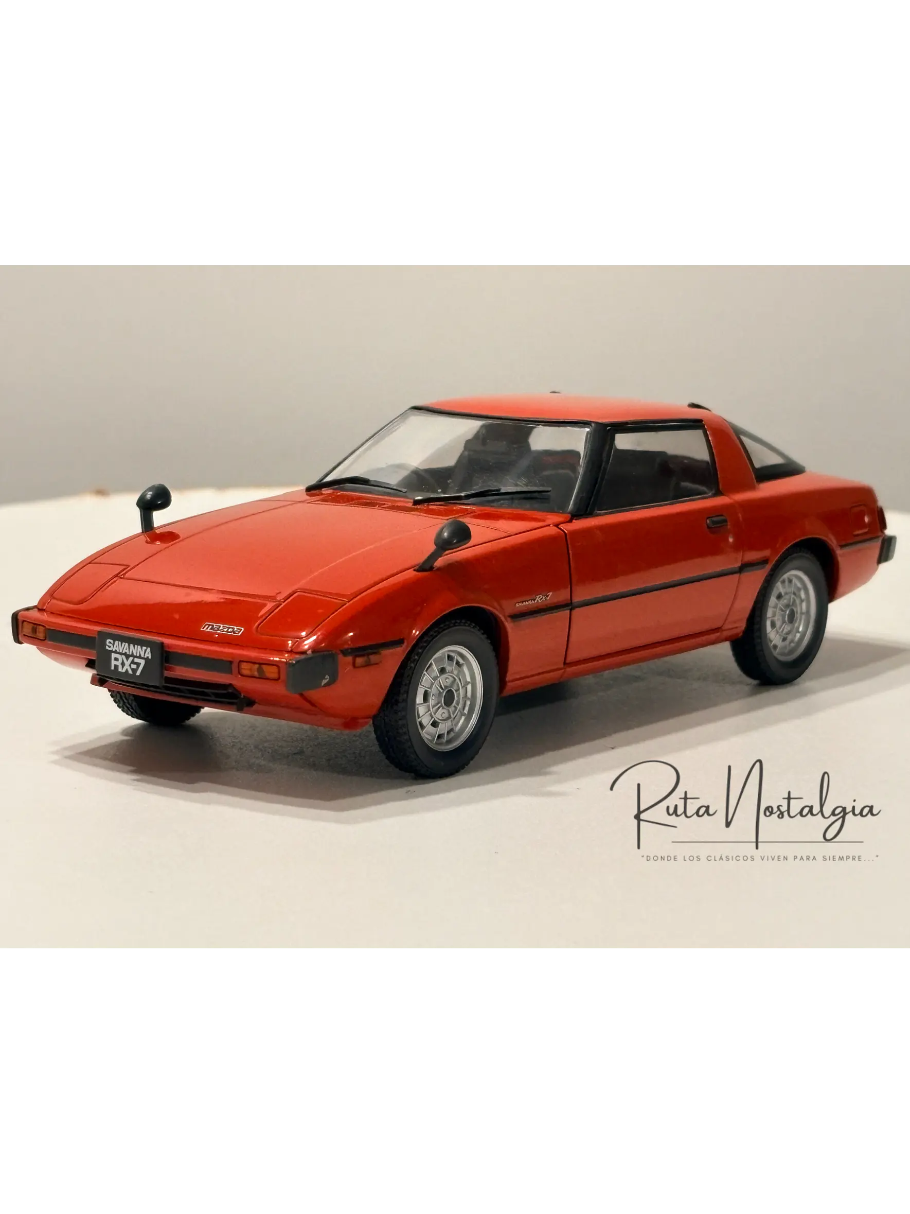 Auto Mazda RX-7 RHD 1980 Rojo WhiteBox 1:24 | Deportivo Japonés Clásico de Colección - Modelo sin caja 4