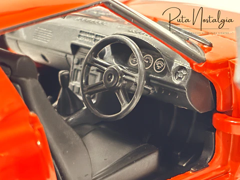 Auto Mazda RX-7 RHD 1980 | WhiteBox 1:24 | Deportivo Japonés Clásico - Modelo sin caja
