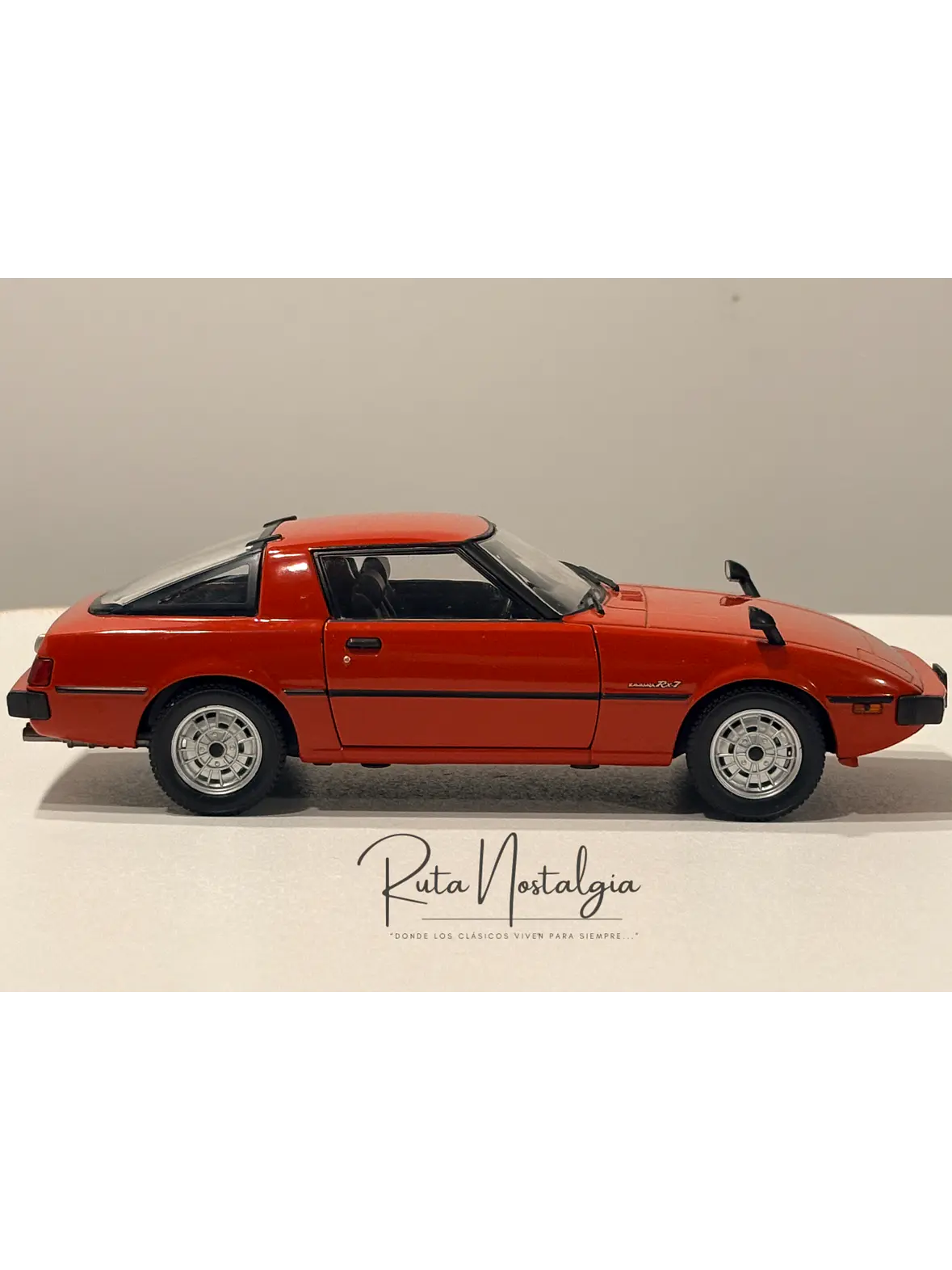 Auto Mazda RX-7 RHD 1980 Rojo WhiteBox 1:24 | Deportivo Japonés Clásico de Colección - Modelo sin caja 8