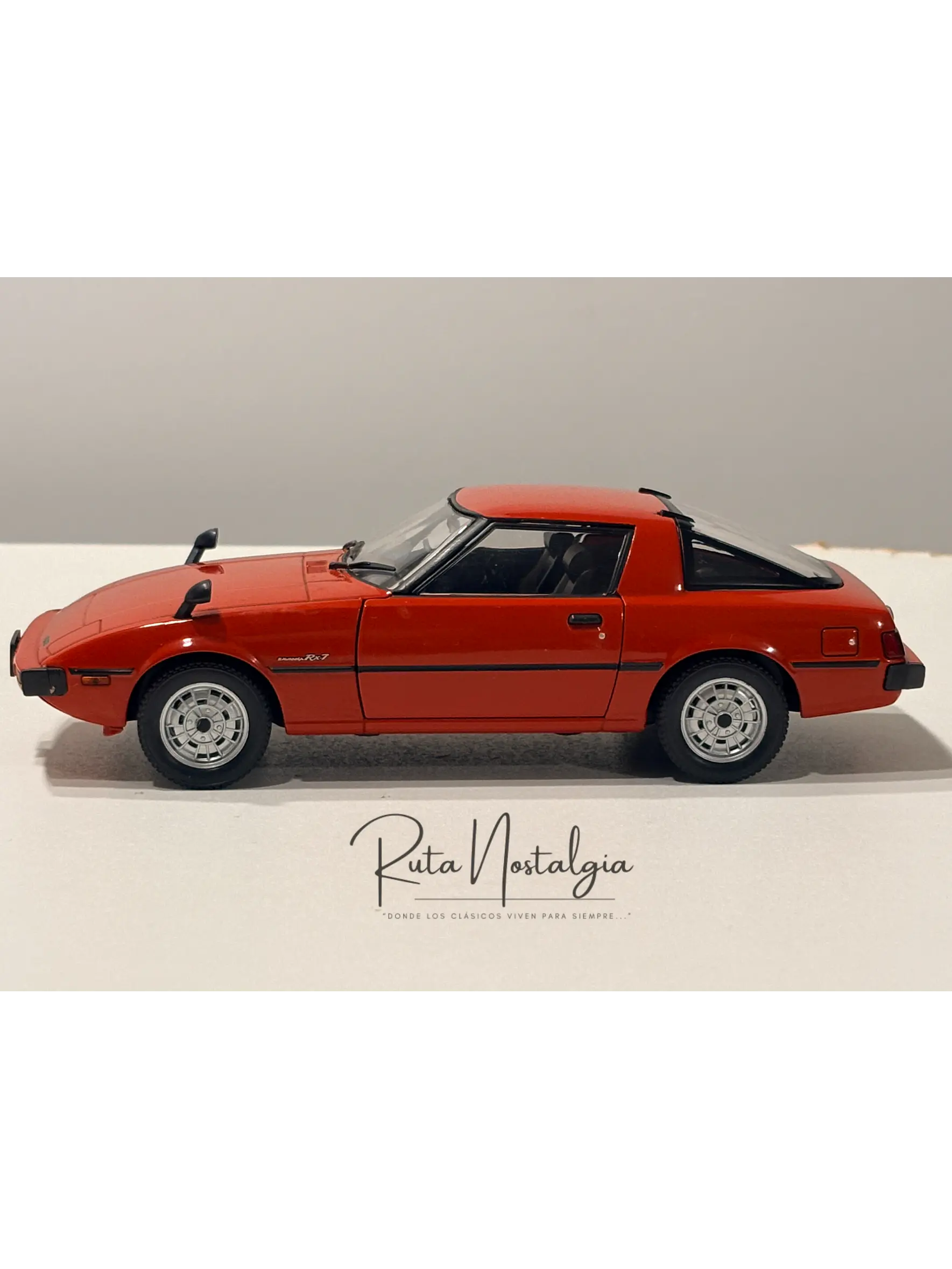 Auto Mazda RX-7 RHD 1980 Rojo WhiteBox 1:24 | Deportivo Japonés Clásico de Colección - Modelo sin caja 5