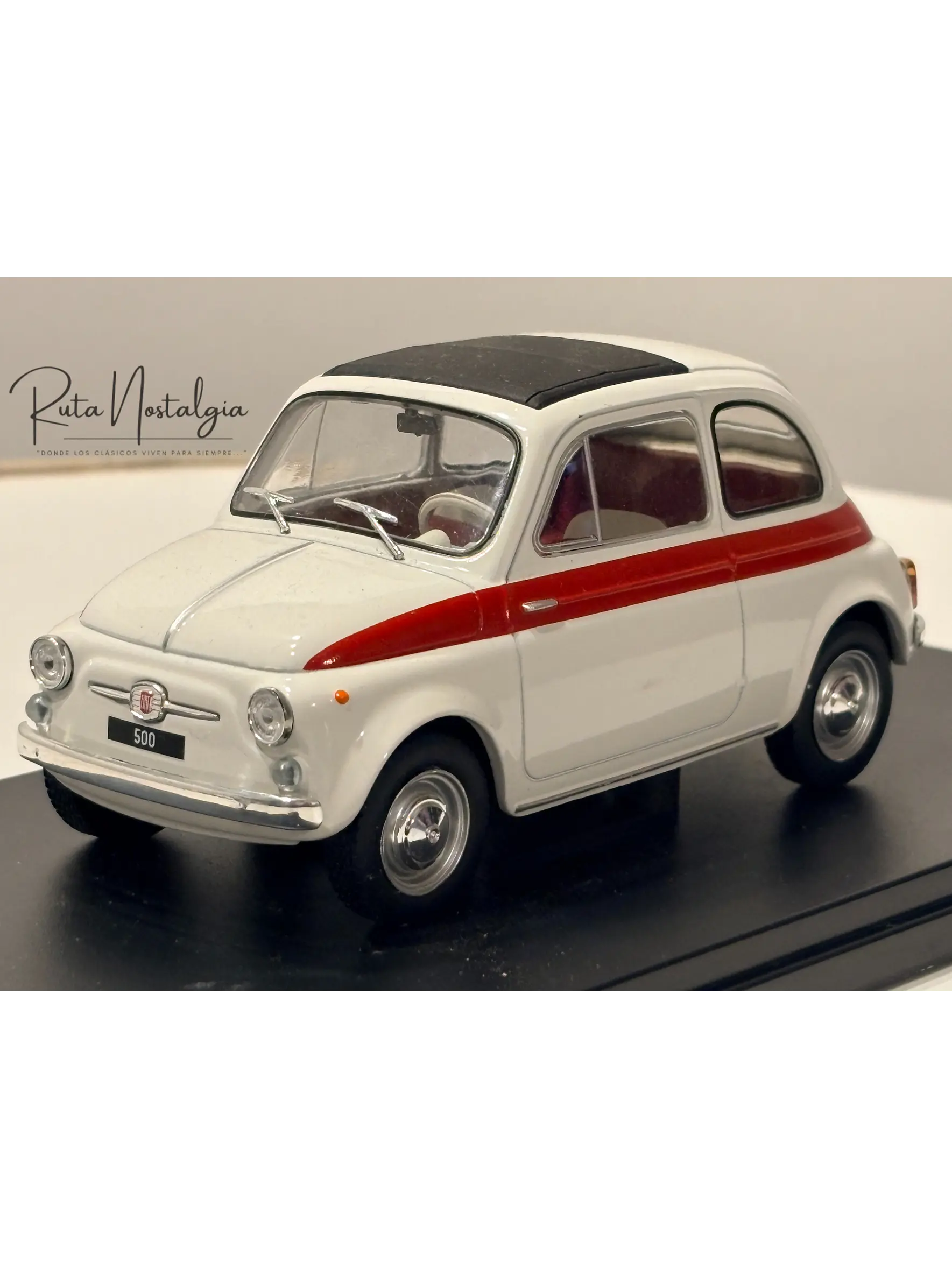 Fiat 500 1960 White/Red WhiteBox 1:24 | Auto Italiano Clásico de Colección - Modelo sin caja 8