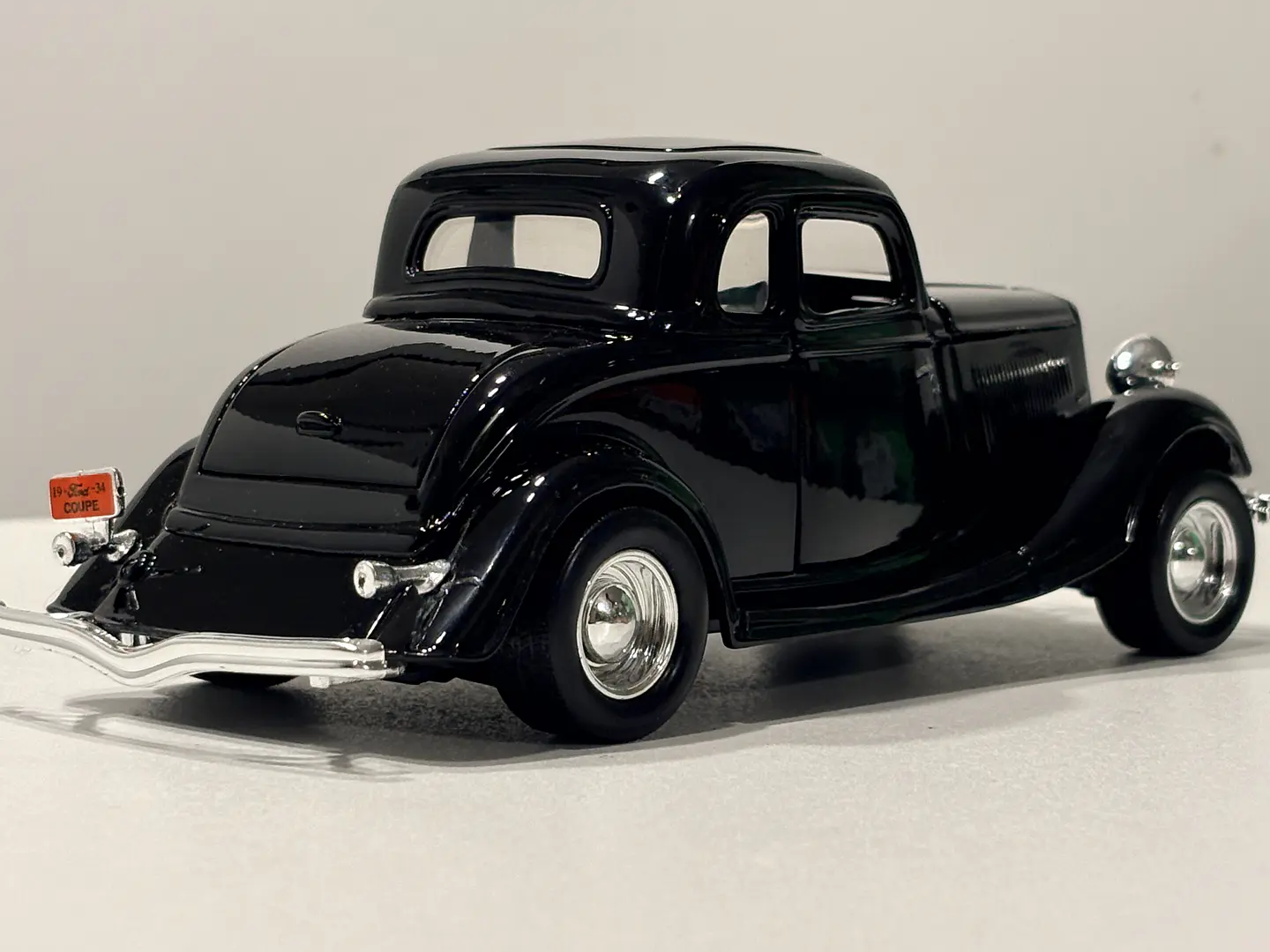 Auto Ford Coupe v8 (1934) | Motormax Escala 1:24 7