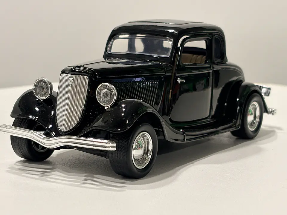 Auto Ford Coupe v8 (1934) | Motormax Escala 1:24 10