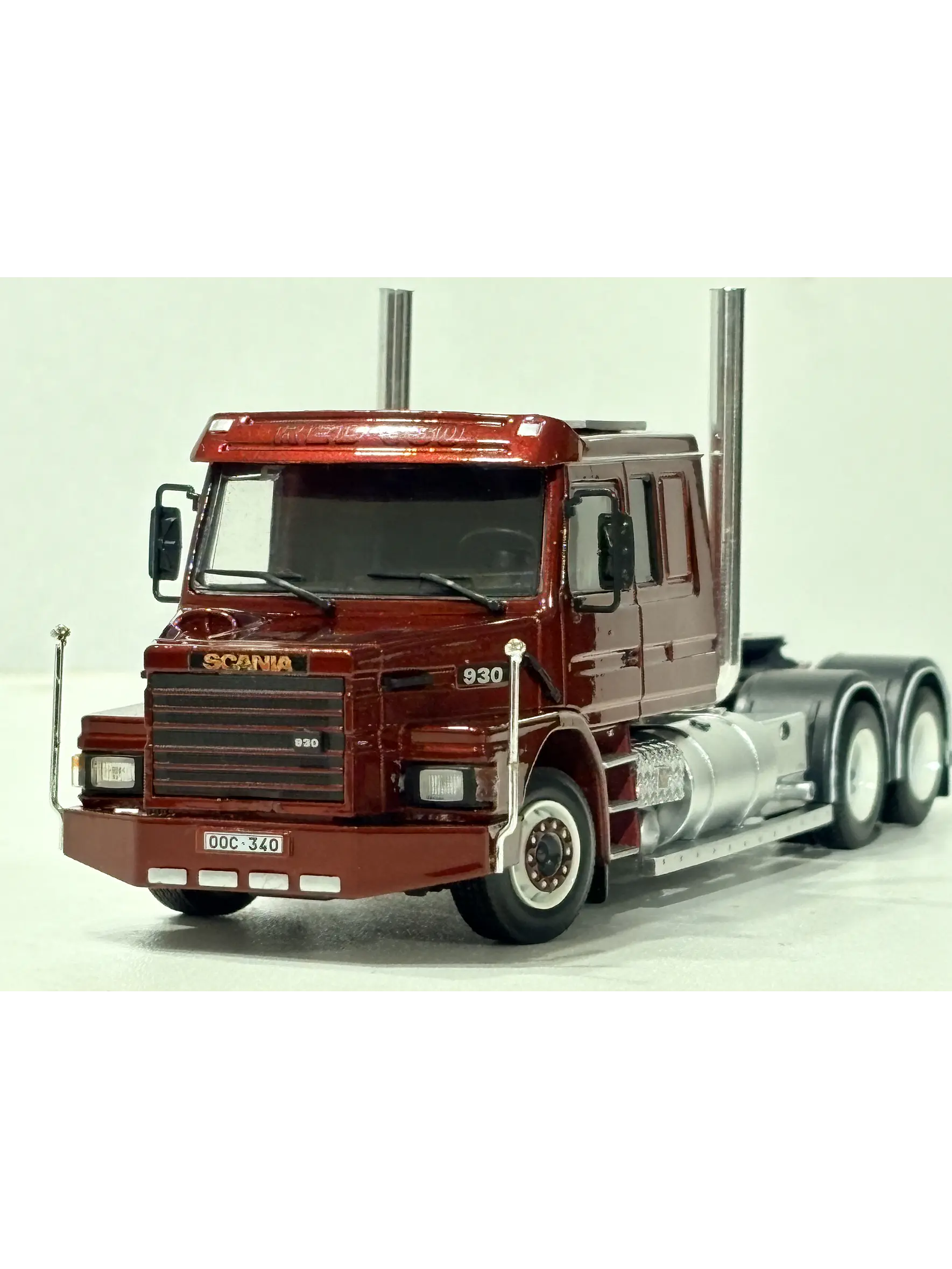 Scania 2 Series Torpedo Metallinkierratys V8 | Tekno 1:50 – Camión clásico europeo con doble cabina 3
