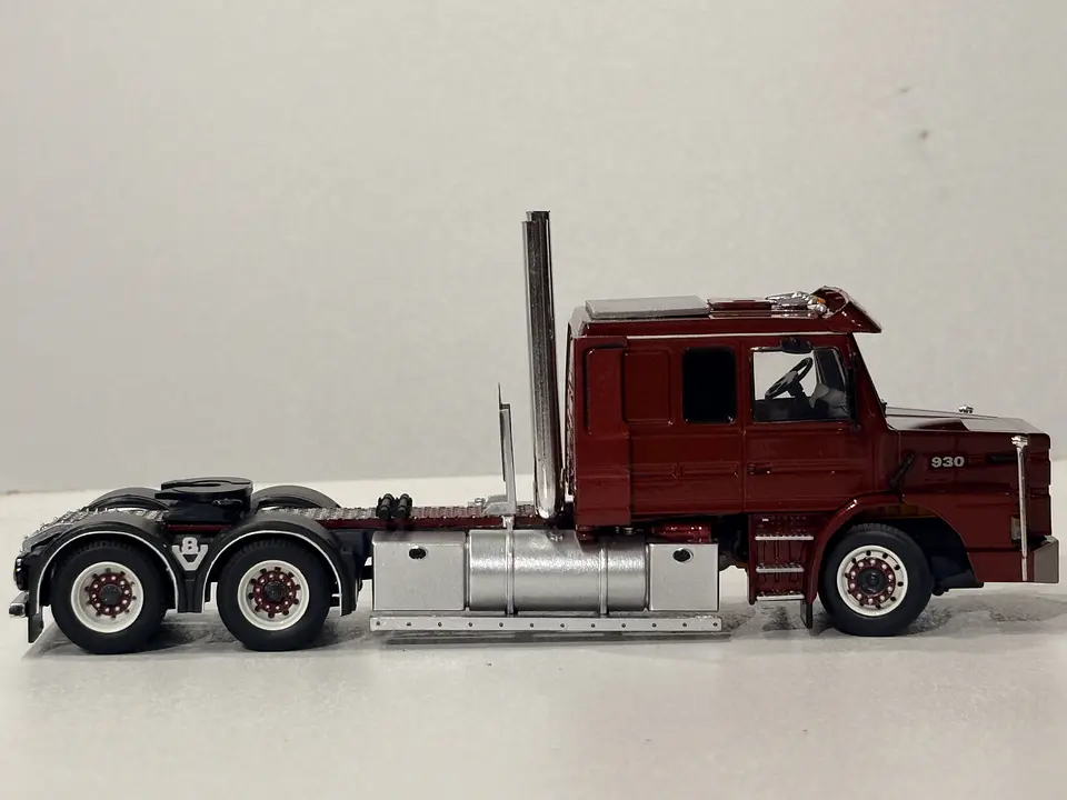 Camión Scania 2 Series Torpedo | Tekno Escala 1:50 4