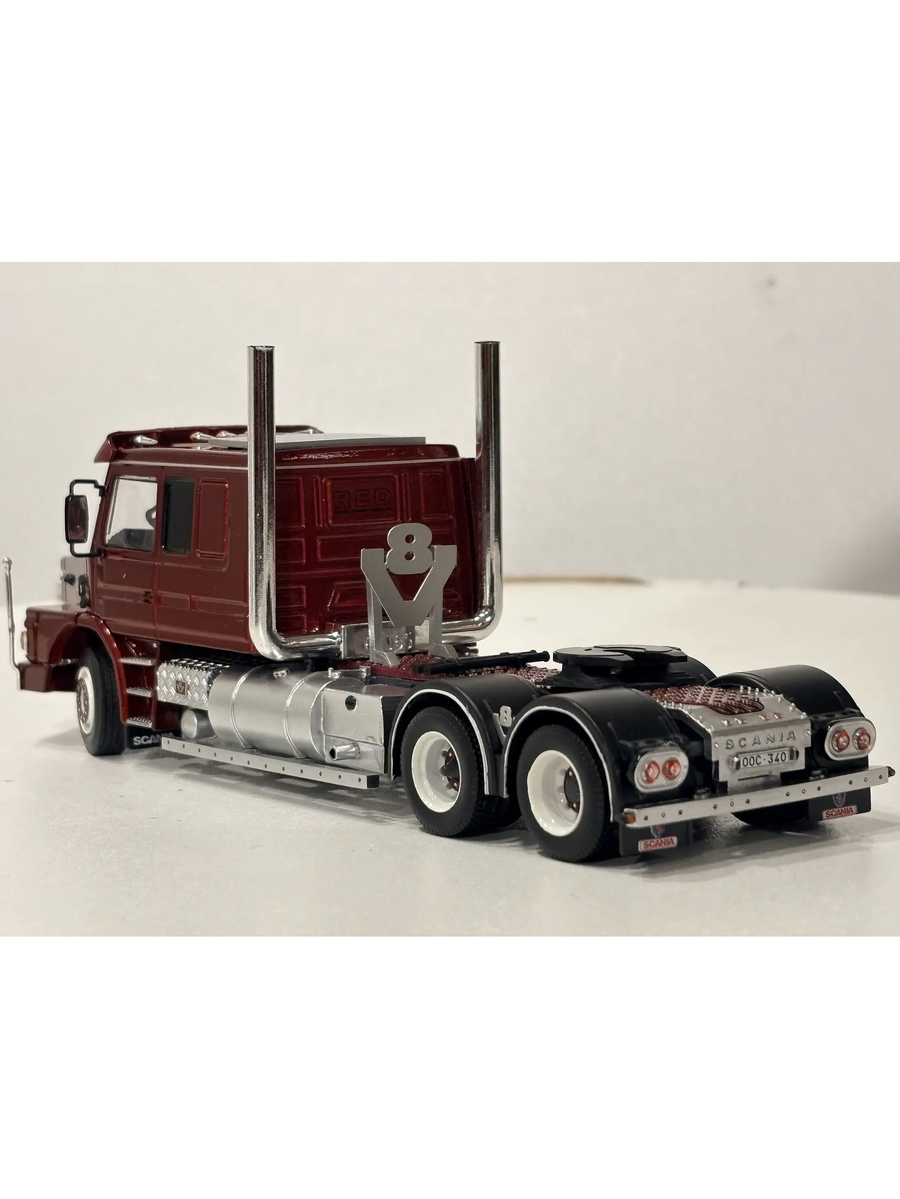 Scania 2 Series Torpedo Metallinkierratys V8 | Tekno 1:50 – Camión clásico europeo con doble cabina 5
