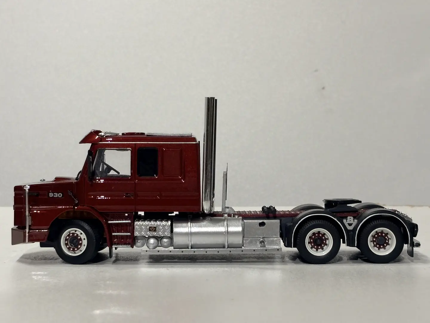 Camión Scania 2 Series Torpedo | Tekno Escala 1:50 7