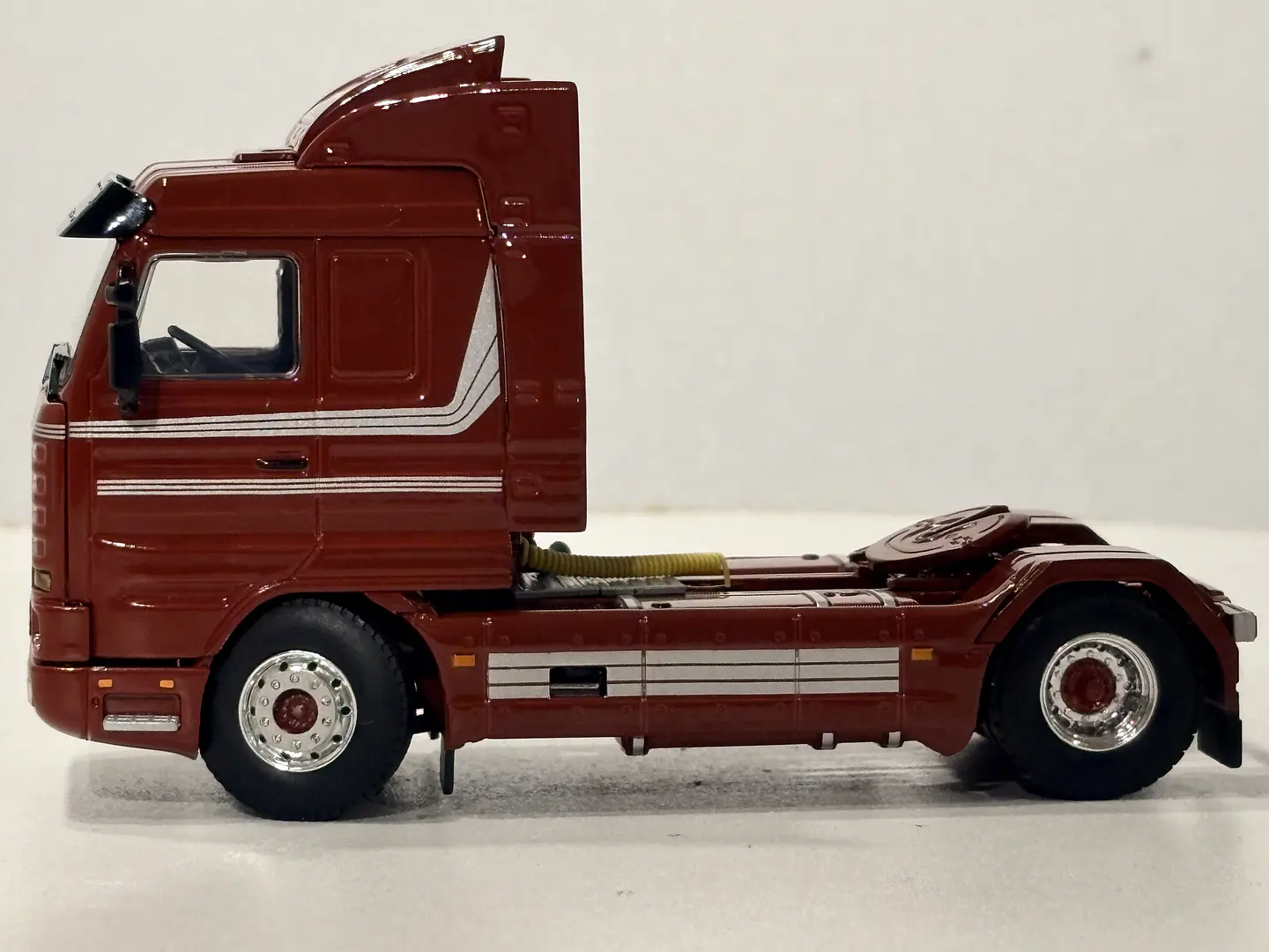 Camión Scania 3 Series 143M Streamline 4x2 WSI Premium Line 5