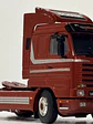 Scania 3 Series 143M Streamline 4x2 WSI Premium Line 1:50 burdeo – Clásico V8 europeo para coleccionistas en Chile - Miniatura 1