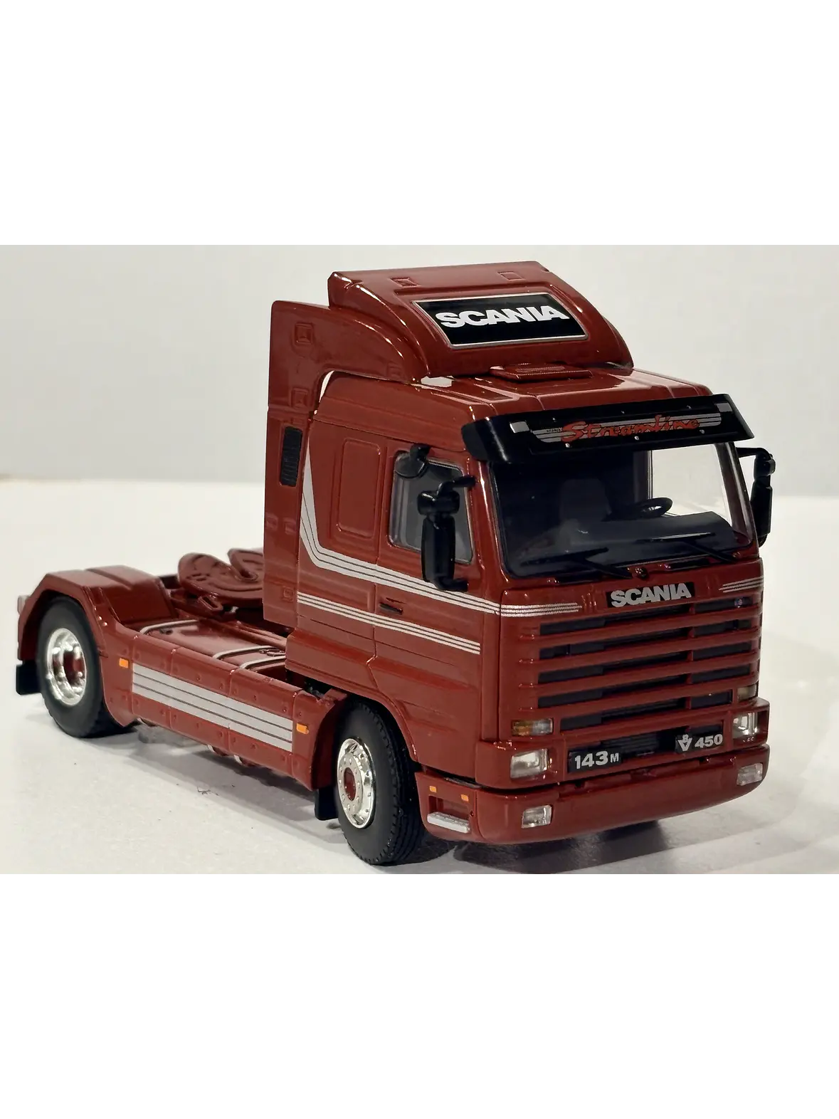 Scania 3 Series 143M Streamline 4x2 WSI Premium Line 1:50 burdeo – Clásico V8 europeo para coleccionistas en Chile 9