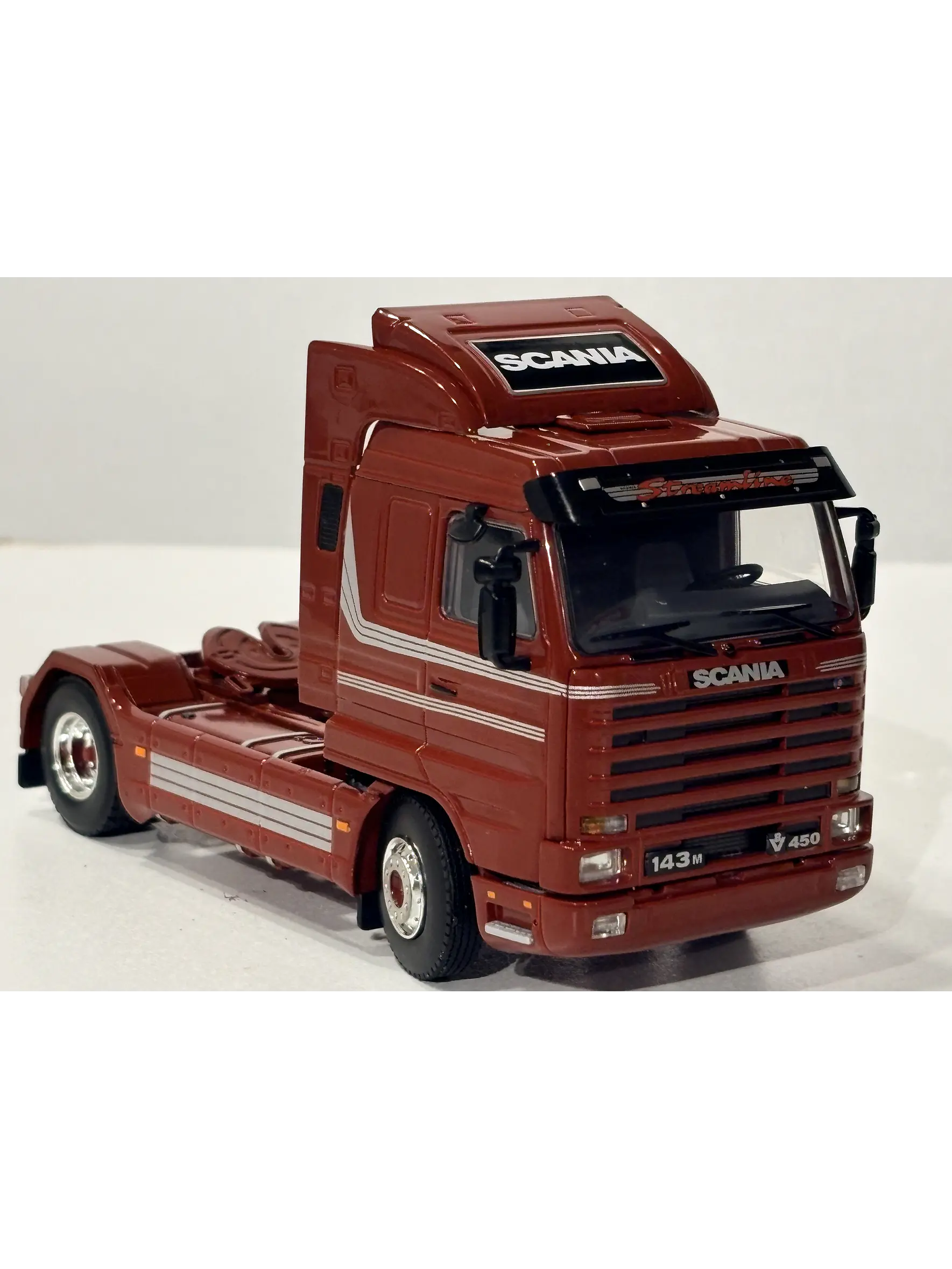 Scania 3 Series 143M Streamline 4x2 WSI Premium Line 1:50 burdeo – Clásico V8 europeo para coleccionistas en Chile 9
