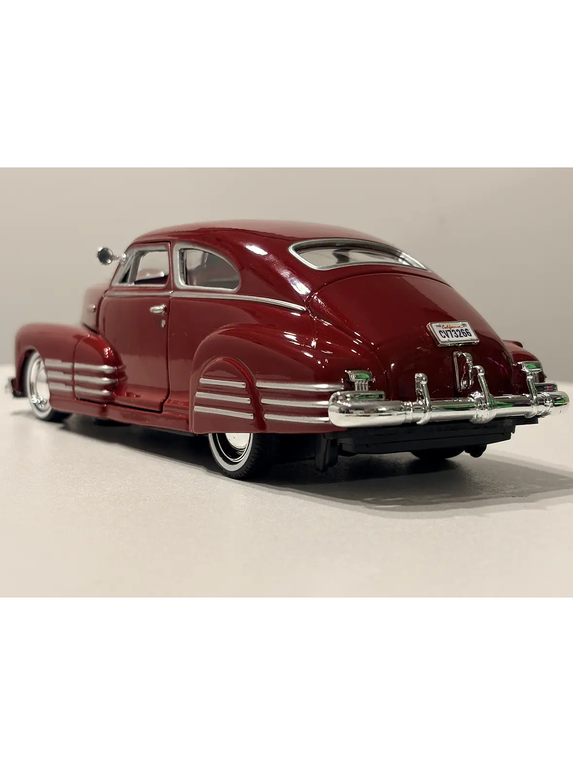 Motormax 1:24 Chevrolet Aerosedan Fleetline 1948  – Clásico americano de posguerra para coleccionistas exigentes 8